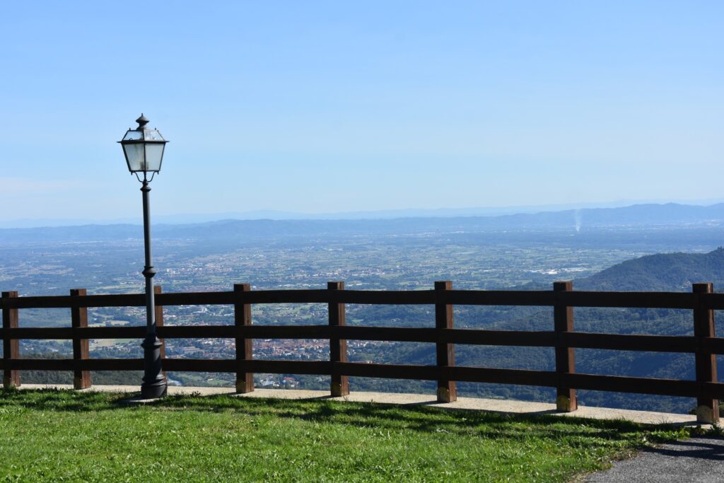 Frassinetto: il borgo del volo tra Gran Paradiso e Canavese